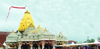Devotees protest against Mohanthal Prasad being stopped in Ambaji