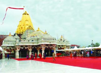 Devotees protest against Mohanthal Prasad being stopped in Ambaji