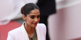 Sonam Kapoor gave birth to a son