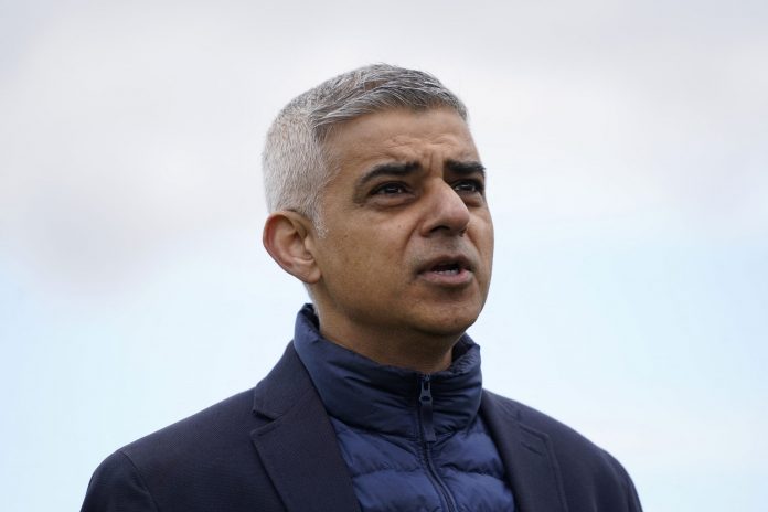 London Mayor appeals to avoid car travel to avoid air pollution