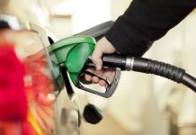 Massive increase in petrol-diesel prices by 35 rupees per liter in Pakistan