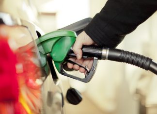 Massive increase in petrol-diesel prices by 35 rupees per liter in Pakistan