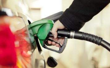 Massive increase in petrol-diesel prices by 35 rupees per liter in Pakistan