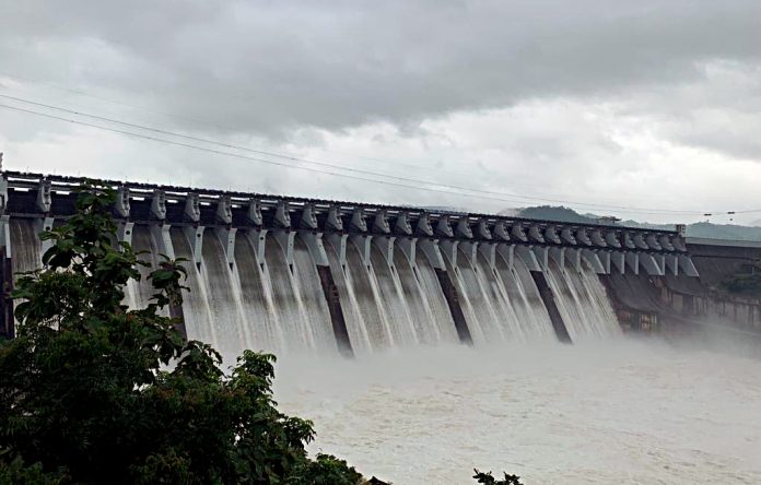 Narmada dam overflow