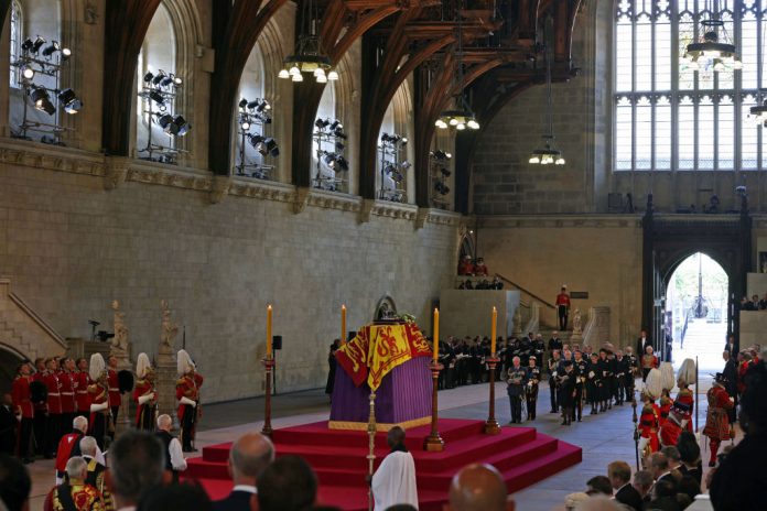 Appeal to world leaders coming to the funeral to use public transport