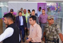 Election situation in Gujarat, Election Commission team visits the state