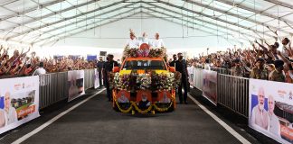 Modi's mega road show in Surat and Bhavnagar