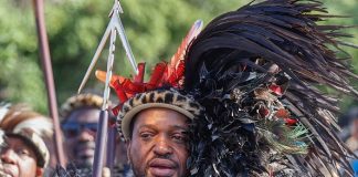 two thrones for the Zulu king over payment issues