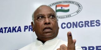 Mallikarjun Kharge defeated Shashi Tharoor,National President of the Congress