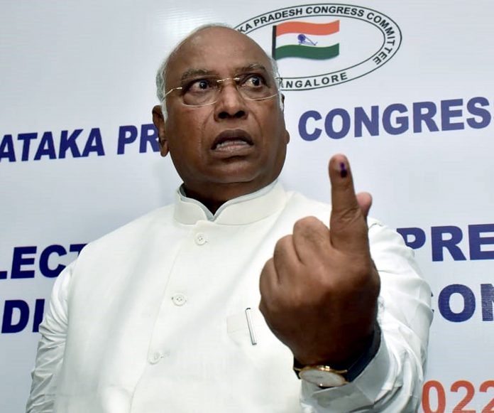 Mallikarjun Kharge defeated Shashi Tharoor,National President of the Congress