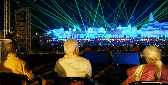 Modi worshiped Lord Ram, participated in Sandhya Aarti