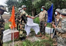 On the day of Diwali, soldiers of India and Pakistan fed each other sweets