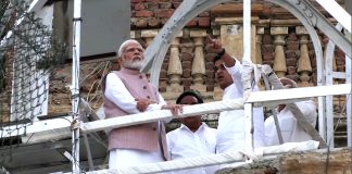 Modi visited the disaster site in Morbi, met the injured