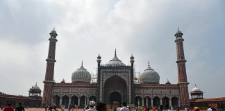 No-entry order for women in Delhi's Jama Masjid withdrawn