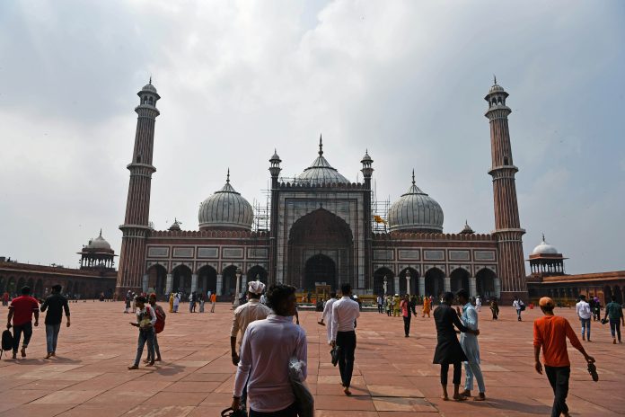 No-entry order for women in Delhi's Jama Masjid withdrawn