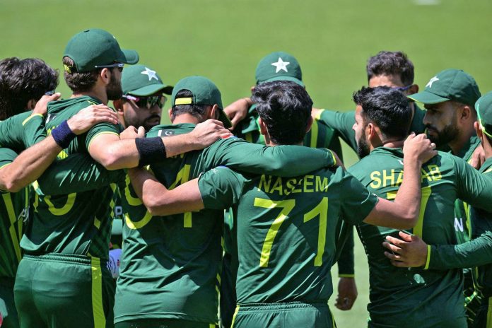 Pakistan in semi-final, South Africa missed again