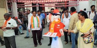 Gujarat elections: Robots and paid campaigners also talk