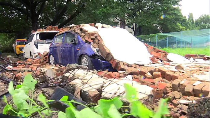 Cyclone Mandus wreaks havoc in Tamil Nadu