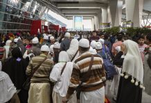 Chaos due to overcrowding at Airport