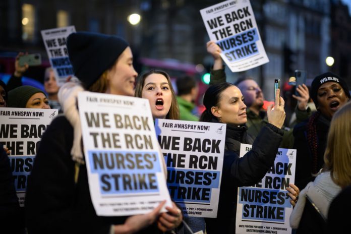 10,000 nurses in England, Wales and Northern Ireland go on strike
