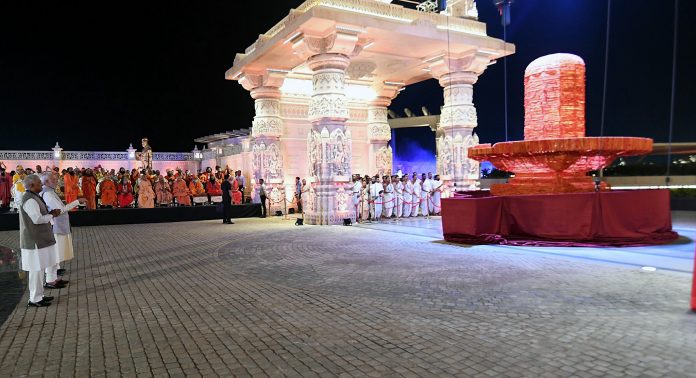 Mobile phones banned in the famous Mahakaleshwar temple