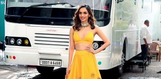 Who is Manushi Chhillar with?