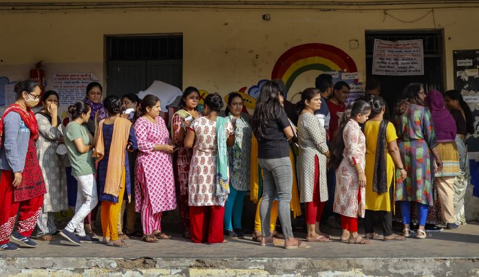 Gujarat Elections, Overall 58.70 percent voting for 93 seats in the second phase