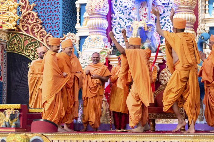 Pramukh Swami Maharaj Janmshatabdi Mohotsav concludes grandly, More than 1 crore devotees visited