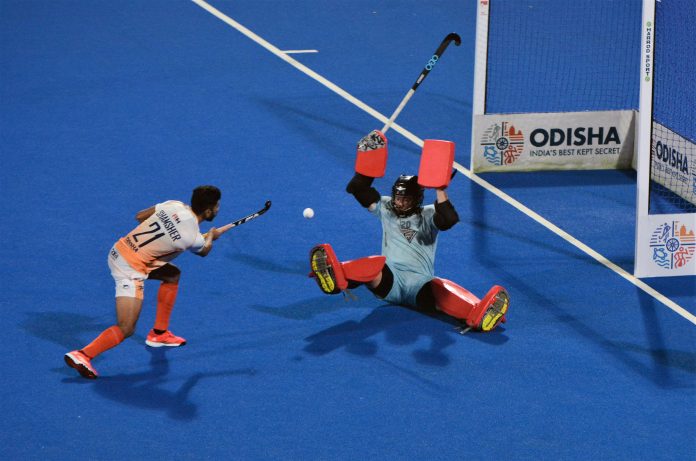 India crashed out of the Hockey World Cup with a defeat against New Zealand