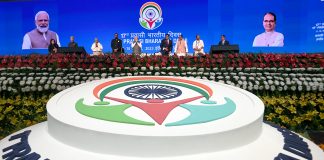 “Are yahin rah jao na”: Shivraj Chauhan's emotional address at the Indore convention