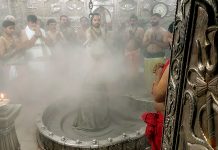 Bhasma Aarti and Quick Darshan of Mahakal in Ujjain Rs. 250 can be done