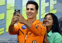 Akshay Kumar to give up Canadian passport