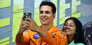 Akshay Kumar to give up Canadian passport