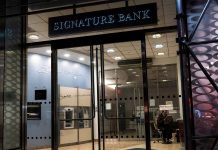Collapse of Signature Bank after Silicon Valley Bank in America
