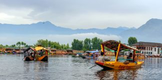 Ahead of G-20 summit, tourist rush to Kashmir