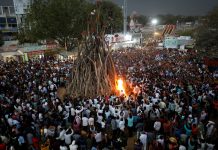 Holi festival in Gujarat Nature also changed color, rain with thunder everywhere