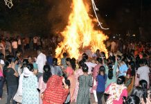Celebrating Holi with religious tradition in Gujarat