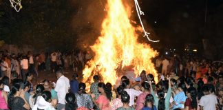 Celebrating Holi with religious tradition in Gujarat