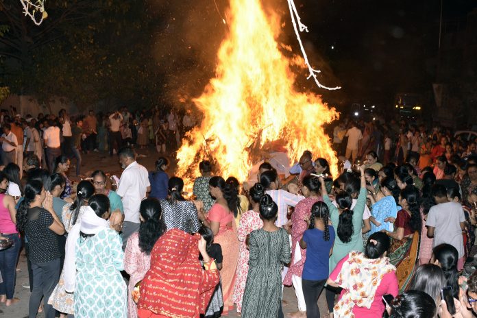 Celebrating Holi with religious tradition in Gujarat