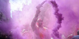 MLAs in the Gujarat Assembly wore Holi colours