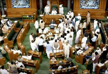 લંડનમાં રાહુલ ગાંધીના નિવેદનને મુદ્દે ભારતની સંસદમાં હંગામો Uproar in Indian Parliament over Rahul Gandhi's statement in London