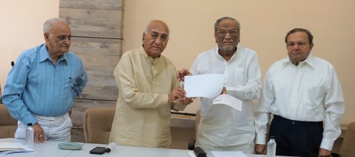 Donor Dinsha Patel for Sports Complex in Charuset Rs. 1.51 Crore Sankalp Donation