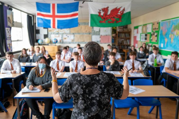Hindu students pressured to convert to Islam in British schools