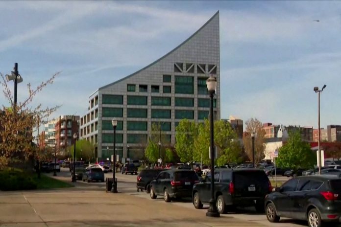 Five killed in shooting outside bank in Louisville