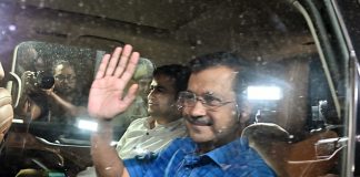 Court summons Kejriwal to appear in Gujarat University Badnakshi case