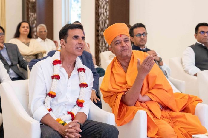 Akshay Kumar visited BAPS Hindu Temple in Abu Dhabi