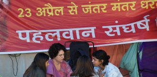 Wrestlers sitting on dharna in Delhi meet Priyanka Gandhi,