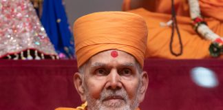 Mahant Swami Maharaj in London