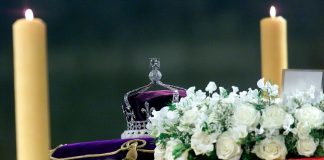 Looted Kohinoor diamond India's top priority