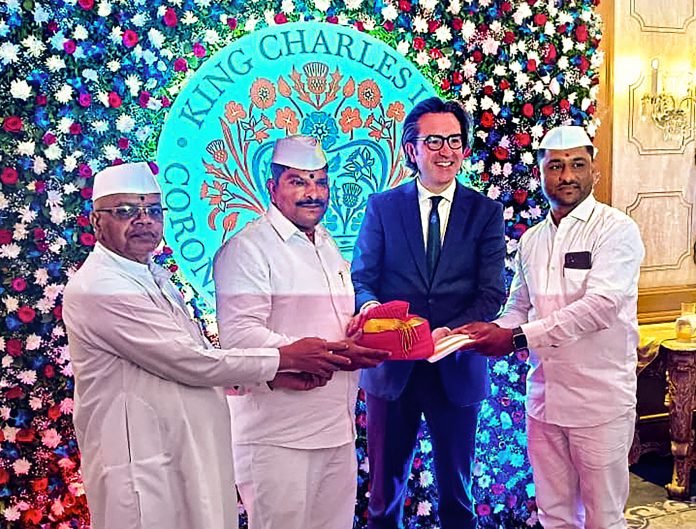 Dabbawalas of Mumbai send gift of 'Puneri Paghdi' to King Charles ahead of coronation